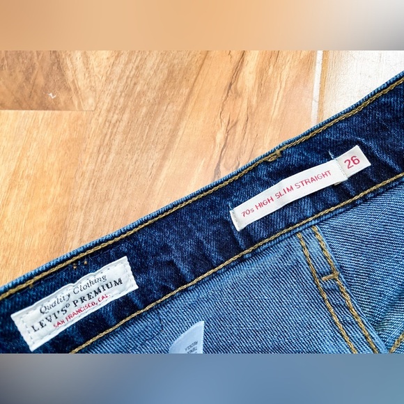 Levi's Premium 70'S High Rise Slim Straight Women’s Jeans Dark Wash Zip Fly 26 - Picture 9 of 11